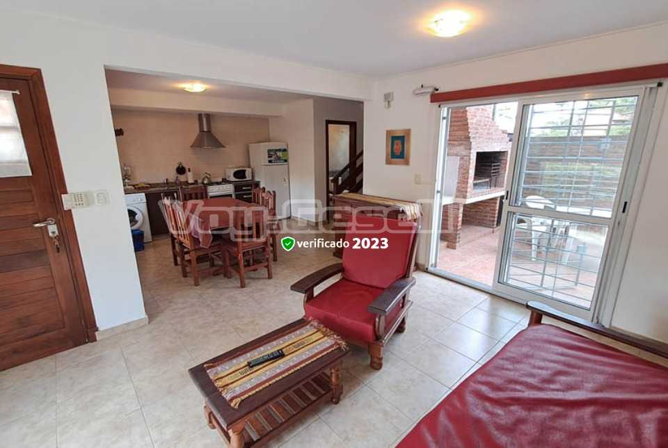 Alquilo Duplex Cuatro Estaciones Duplex en Villa Gesell zona Centro Comercial a 650 Mts de la Playa 