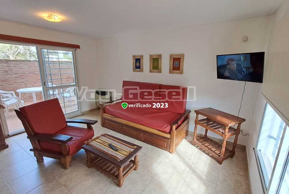 Alquilo Duplex Cuatro Estaciones Duplex en Villa Gesell zona Centro Comercial a 650 Mts de la Playa 