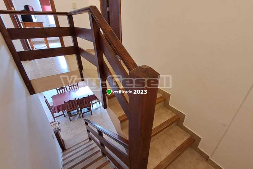 Alquilo Duplex Cuatro Estaciones Duplex en Villa Gesell zona Centro Comercial a 650 Mts de la Playa