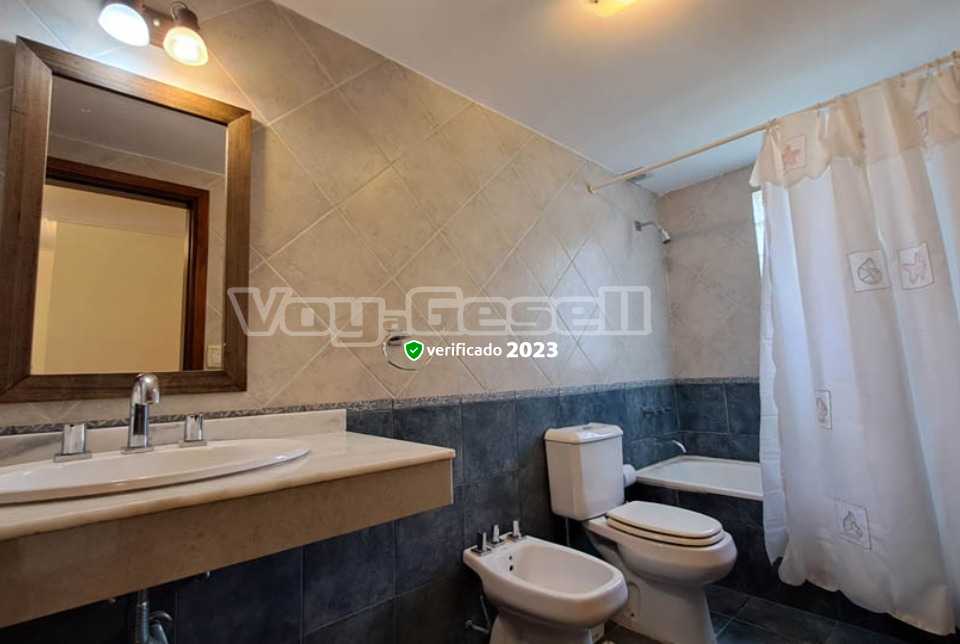 Alquilo Duplex Cuatro Estaciones Duplex en Villa Gesell zona Centro Comercial a 650 Mts de la Playa