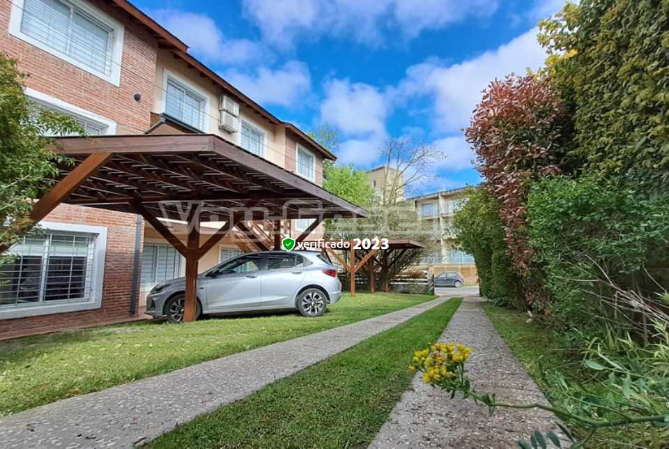 Alquilo Departamento Cuatro Estaciones en Villa Gesell zona Centro Comercial a 650 Mts de la Playa