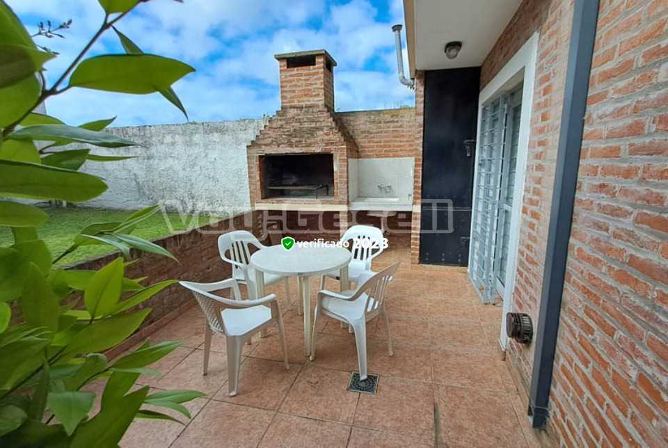 Alquilo Departamento Cuatro Estaciones en Villa Gesell zona Centro Comercial a 650 Mts de la Playa