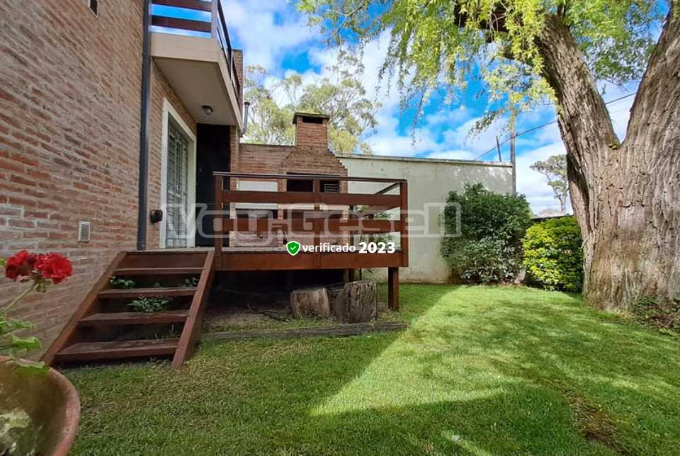 Alquilo Departamento Cuatro Estaciones en Villa Gesell zona Centro Comercial a 650 Mts de la Playa