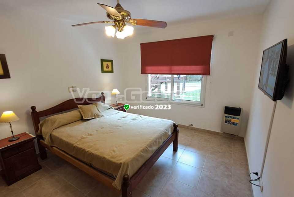 Alquilo Departamento Cuatro Estaciones en Villa Gesell zona Centro Comercial a 650 Mts de la Playa