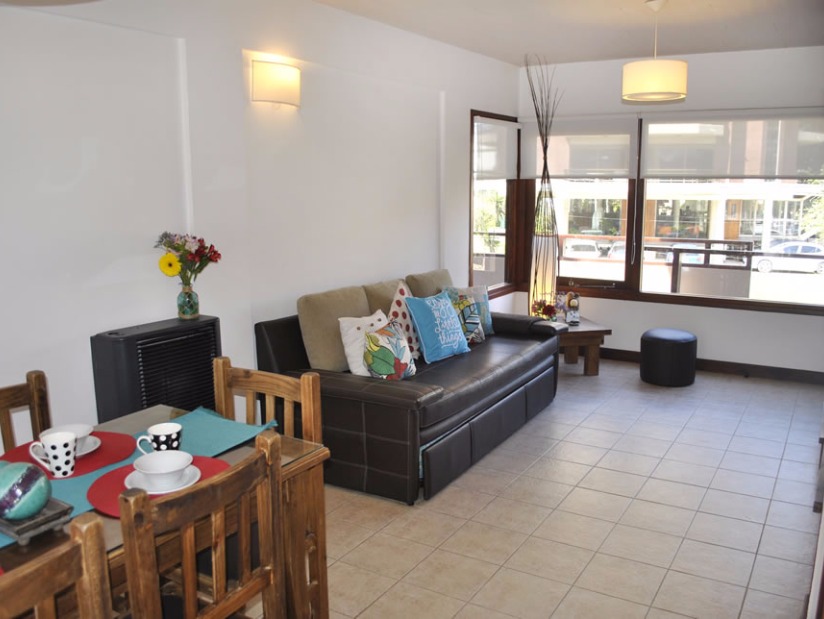 Alquilo Duplex Dos Mares en Villa Gesell zona Centro Comercial a 100 Mts de la Playa