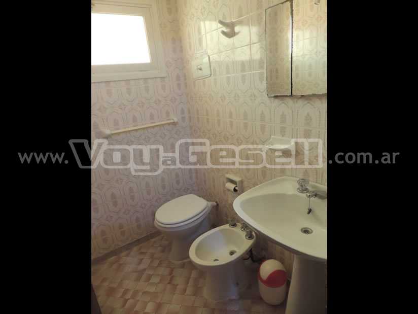 Alquilo Duplex Duplex Norte I en Villa Gesell zona Barrio Norte a 200 Mts de la Playa