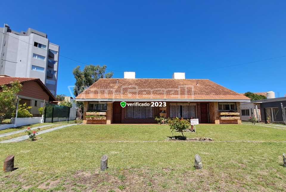 Alquilo Duplex Duplex Norte I en Villa Gesell zona Barrio Norte a 200 Mts de la Playa