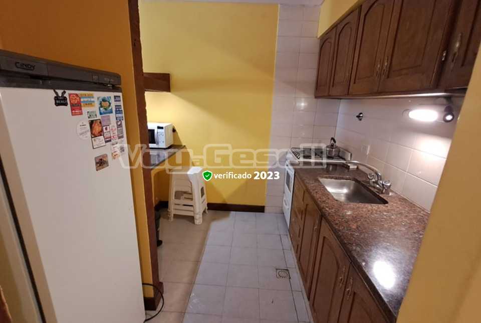 Alquilo Departamento Edificio Aruba en Villa Gesell zona Centro Comercial a 200 Mts de la Playa 