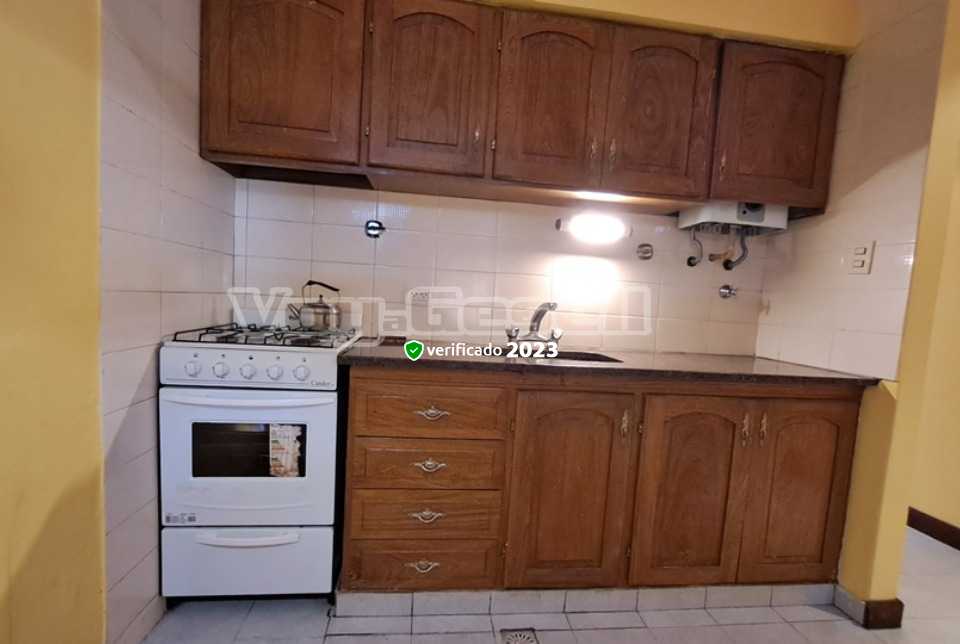 Alquilo Departamento Edificio Aruba en Villa Gesell zona Centro Comercial a 200 Mts de la Playa 