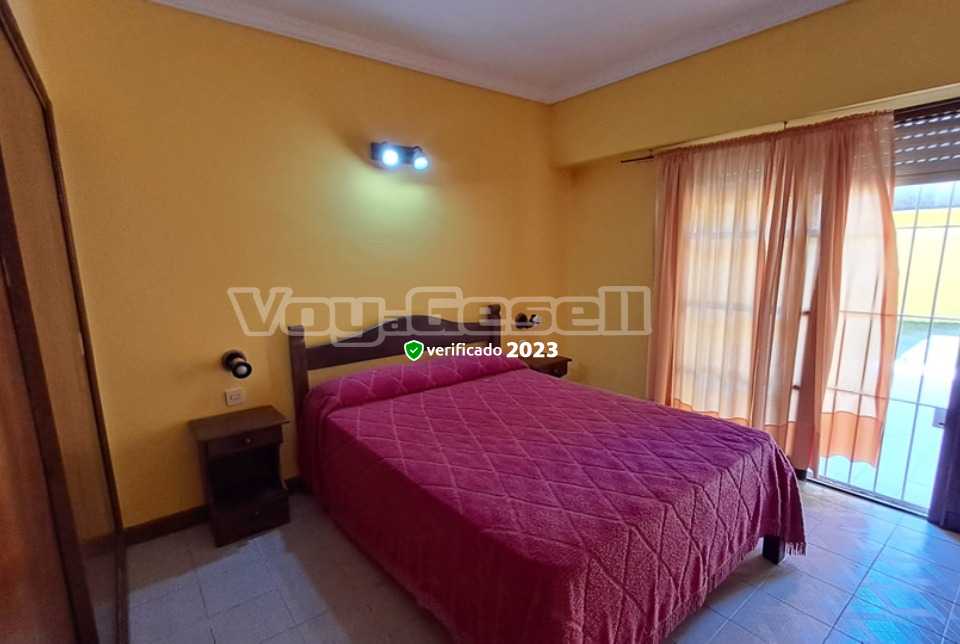 Alquilo Departamento Edificio Aruba en Villa Gesell zona Centro Comercial a 200 Mts de la Playa