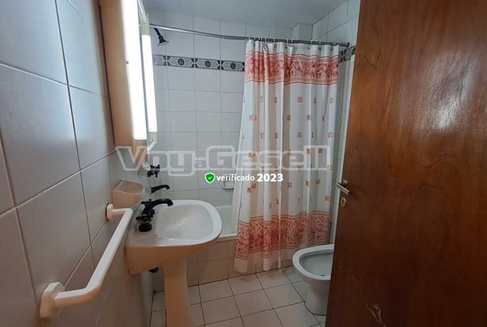 Alquilo Departamento Edificio Aruba en Villa Gesell zona Centro Comercial a 200 Mts de la Playa 