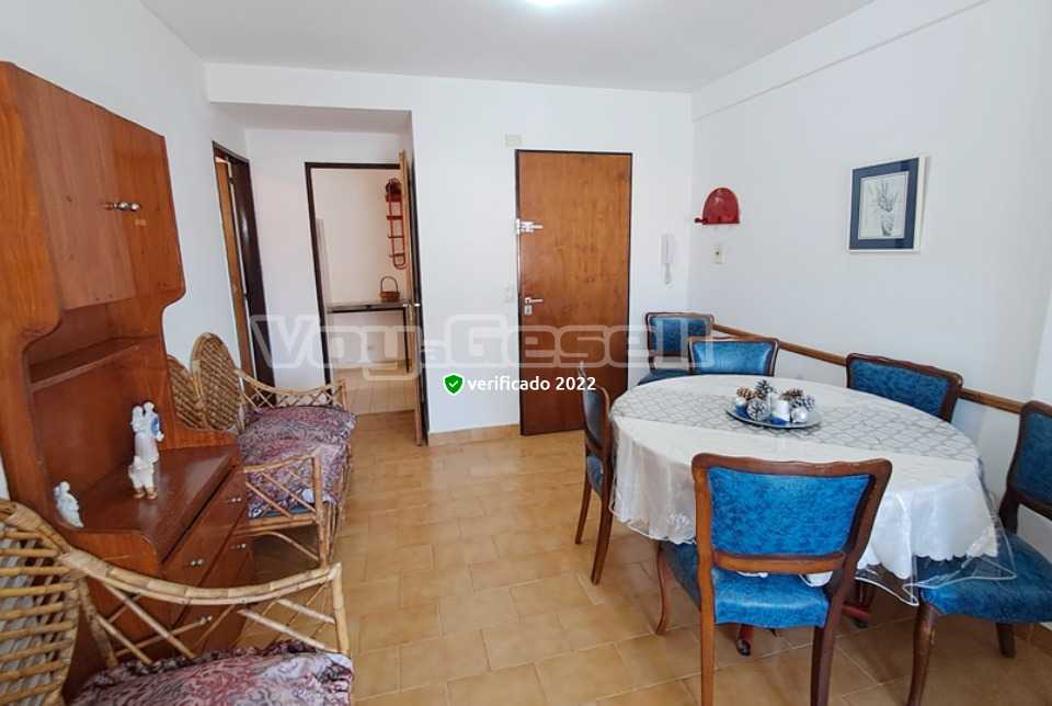 Alquilo Departamento Edificio Della IV en Villa Gesell zona Centro a 100 Mts de la Playa 