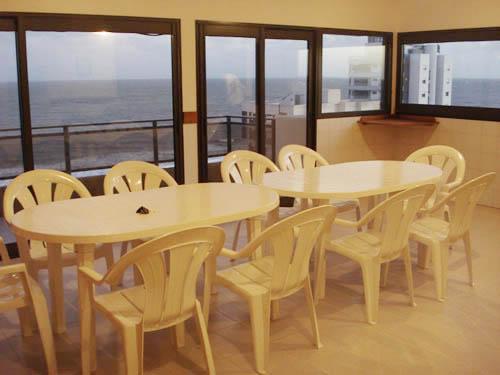 Alquilo Departamento El Chalten 5B en Villa Gesell zona Centro Comercial a 100 Mts de la Playa