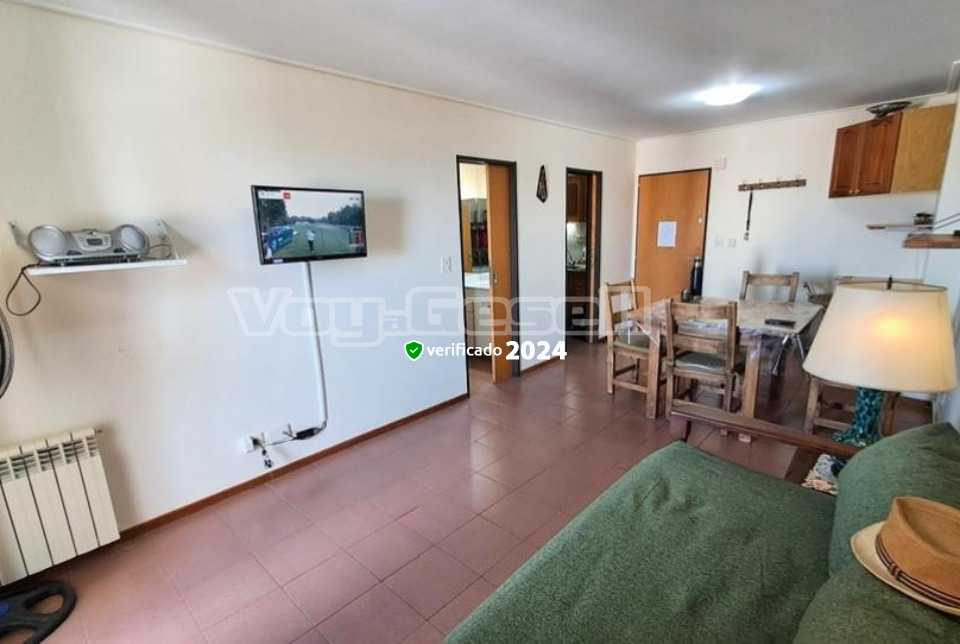 Alquilo Departamento El Chalten 5B en Villa Gesell zona Centro Comercial a 100 Mts de la Playa 