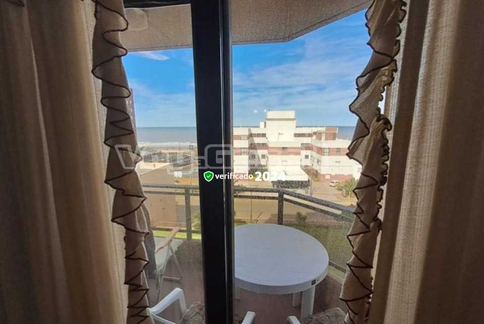 Alquilo Departamento El Chalten 5B en Villa Gesell zona Centro Comercial a 100 Mts de la Playa