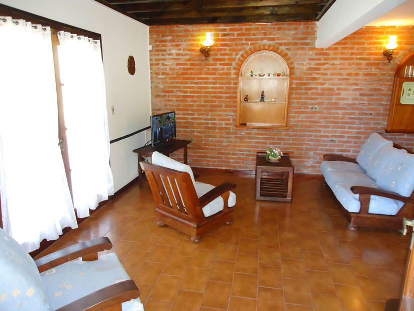 Alquilo Casa Complejo FEDERICO B en Villa Gesell zona Barrio Norte a 300 Mts de la Playa 