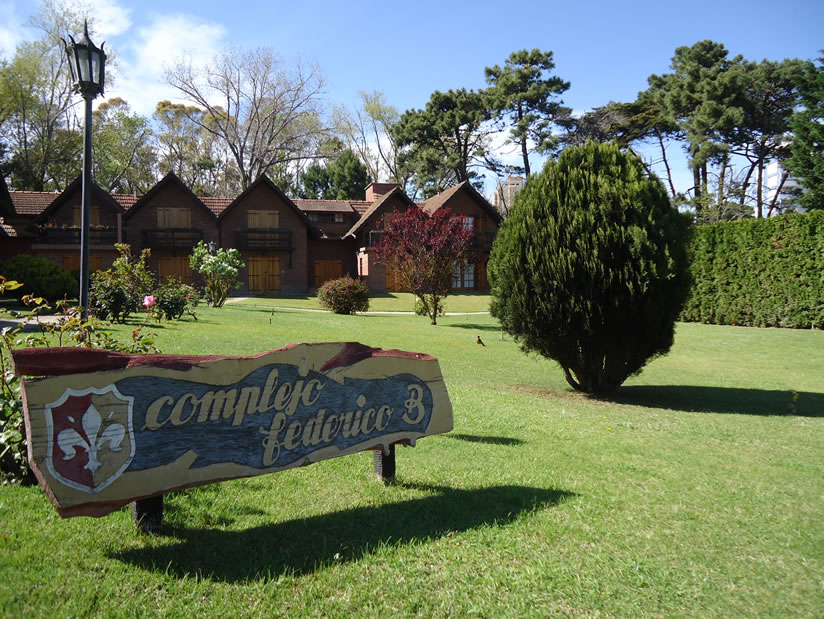 Alquilo Casa Complejo FEDERICO B en Villa Gesell zona Barrio Norte a 300 Mts de la Playa 