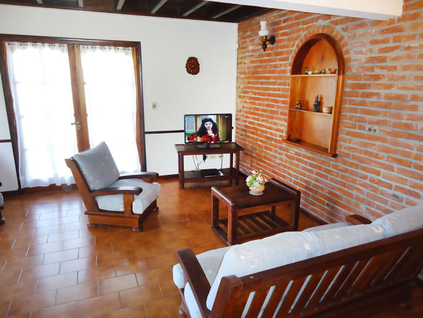 Alquilo Casa Complejo FEDERICO B en Villa Gesell zona Barrio Norte a 300 Mts de la Playa 