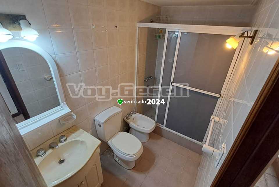 Alquilo Departamento Gemelos 26 en Villa Gesell zona Centro Comercial a 20 Mts de la Playa