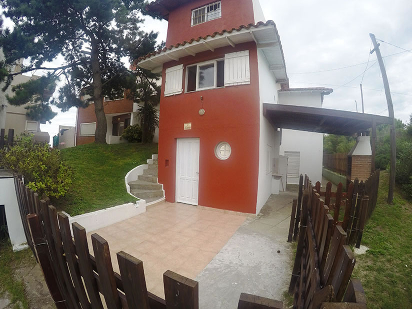 Alquilo Duplex La Piraña en Villa Gesell zona Centro a 50 Mts de la Playa