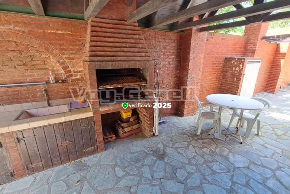 Alquilo Chalet Les Coquelicots en Villa Gesell zona Barrio Norte a 500 Mts de la Playa