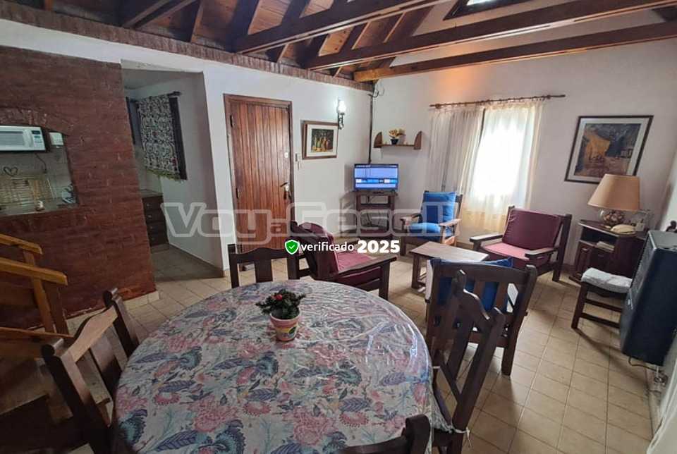 Alquilo Chalet Les Coquelicots en Villa Gesell zona Barrio Norte a 500 Mts de la Playa 