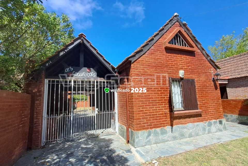 Alquilo Chalet Les Coquelicots en Villa Gesell zona Barrio Norte a 500 Mts de la Playa 