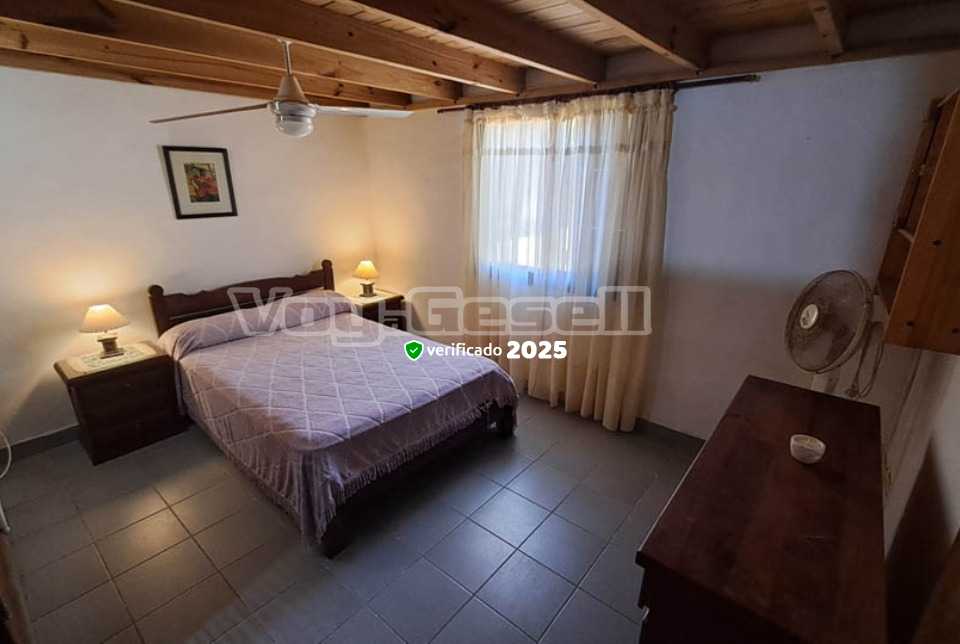 Alquilo Chalet Les Coquelicots en Villa Gesell zona Barrio Norte a 500 Mts de la Playa