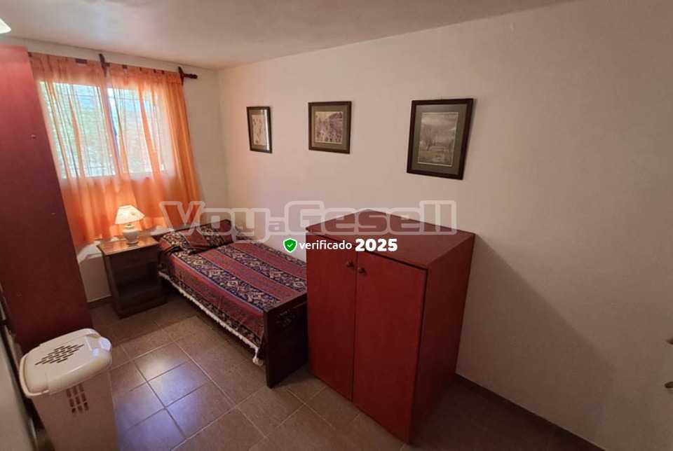 Alquilo Chalet Les Coquelicots en Villa Gesell zona Barrio Norte a 500 Mts de la Playa