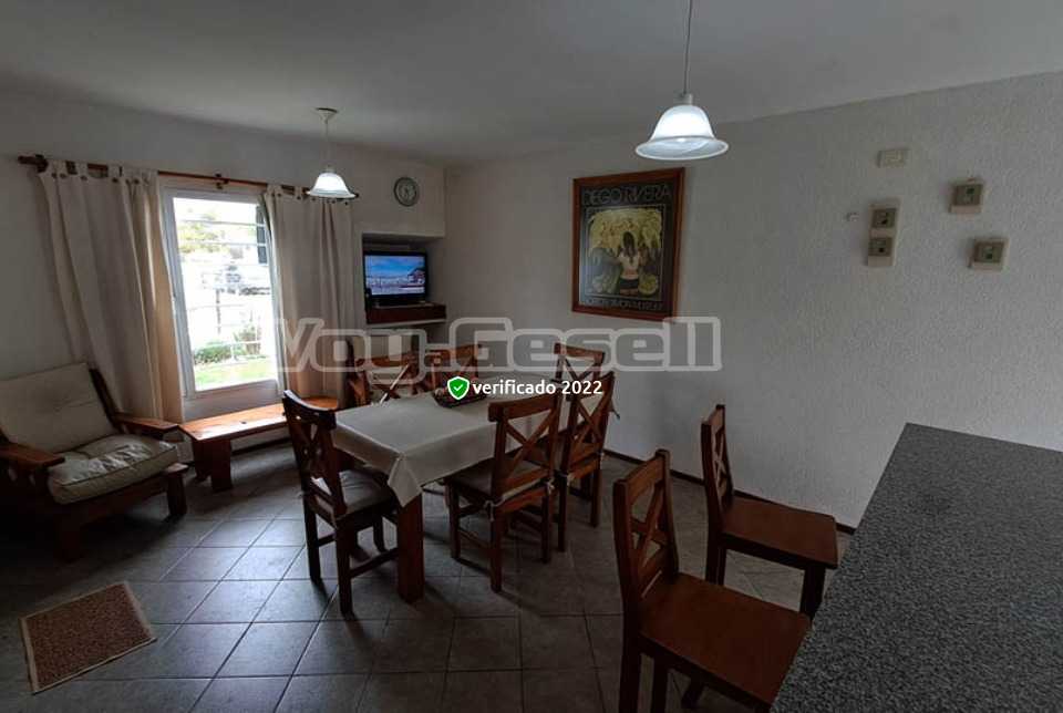 Alquilo Duplex Los Chocos en Villa Gesell zona Sur a 200 Mts de la Playa Living Comedor