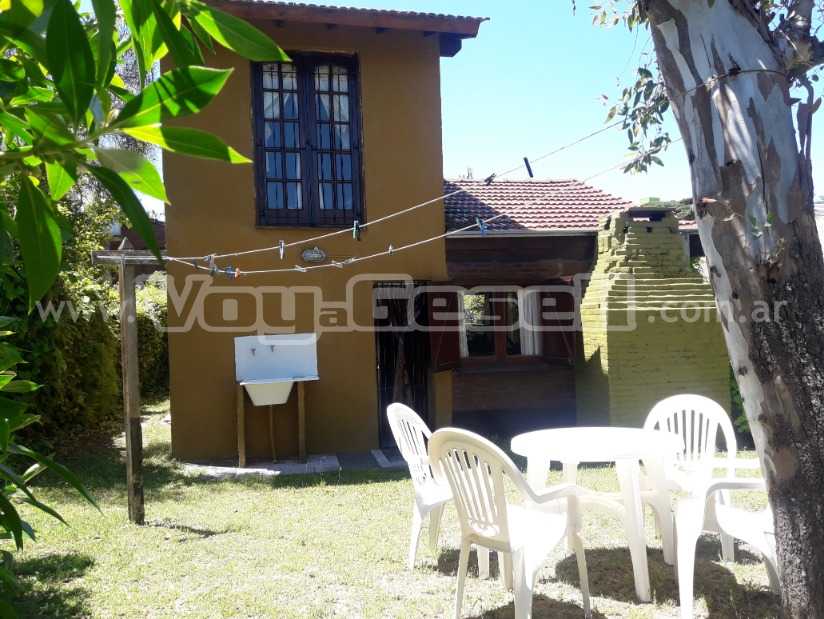 Alquilo Casa Los Alamos D en Villa Gesell zona Sur a 500 mts de la Playa 