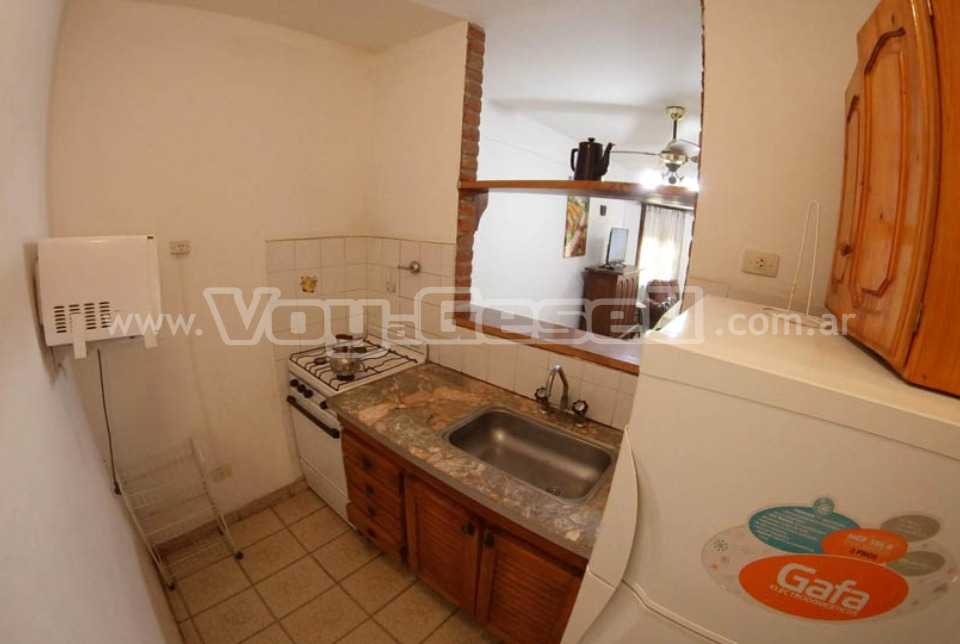 Alquilo Departamento Marejada en Villa Gesell zona Centro Comercial a 150 Mts de la Playa 