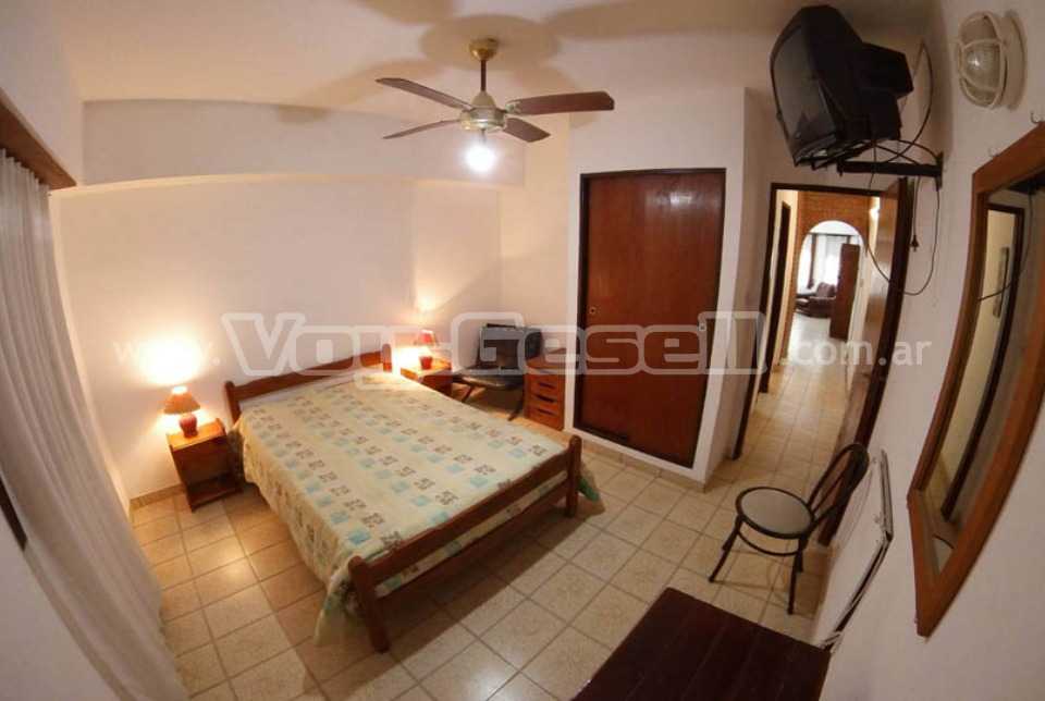 Alquilo Departamento Marejada en Villa Gesell zona Centro Comercial a 150 Mts de la Playa