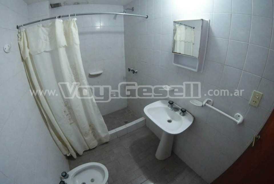 Alquilo Departamento Marejada en Villa Gesell zona Centro Comercial a 150 Mts de la Playa