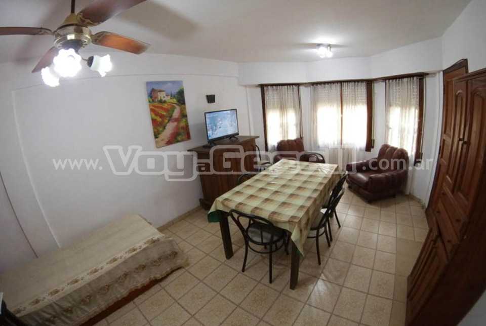Alquilo Departamento Marejada en Villa Gesell zona Centro Comercial a 150 Mts de la Playa 