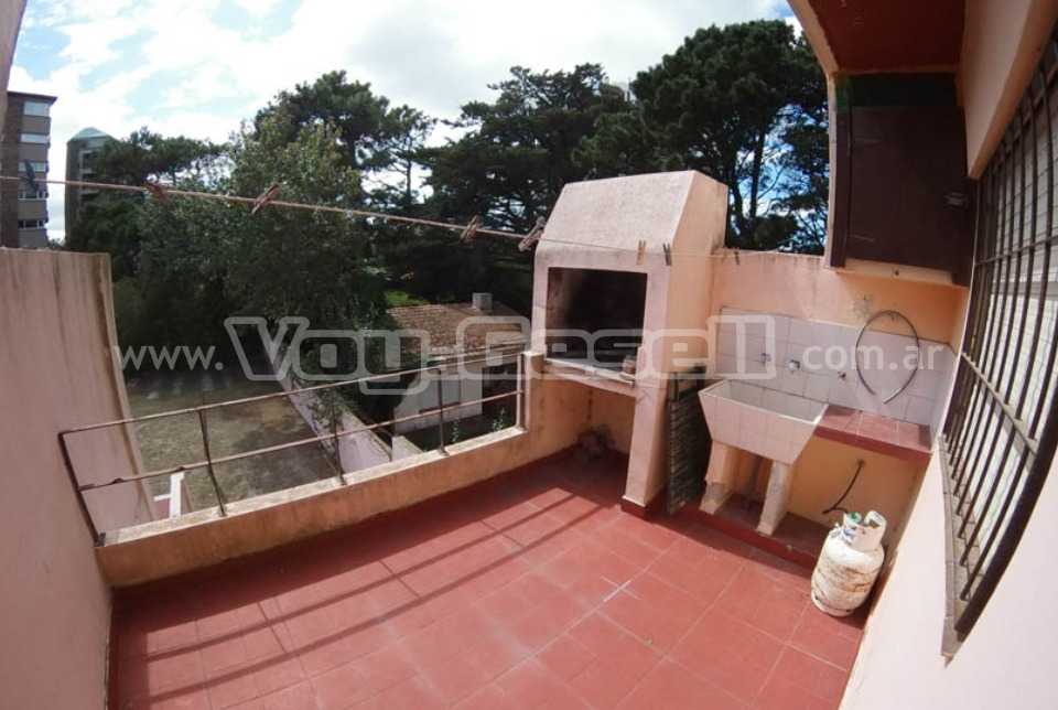 Alquilo Departamento Marejada en Villa Gesell zona Centro Comercial a 150 Mts de la Playa