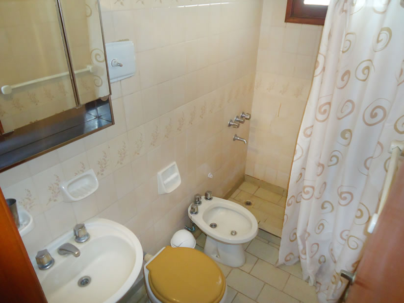 Alquilo Duplex Monforte en Villa Gesell zona Centro a 50 Mts de la Playa