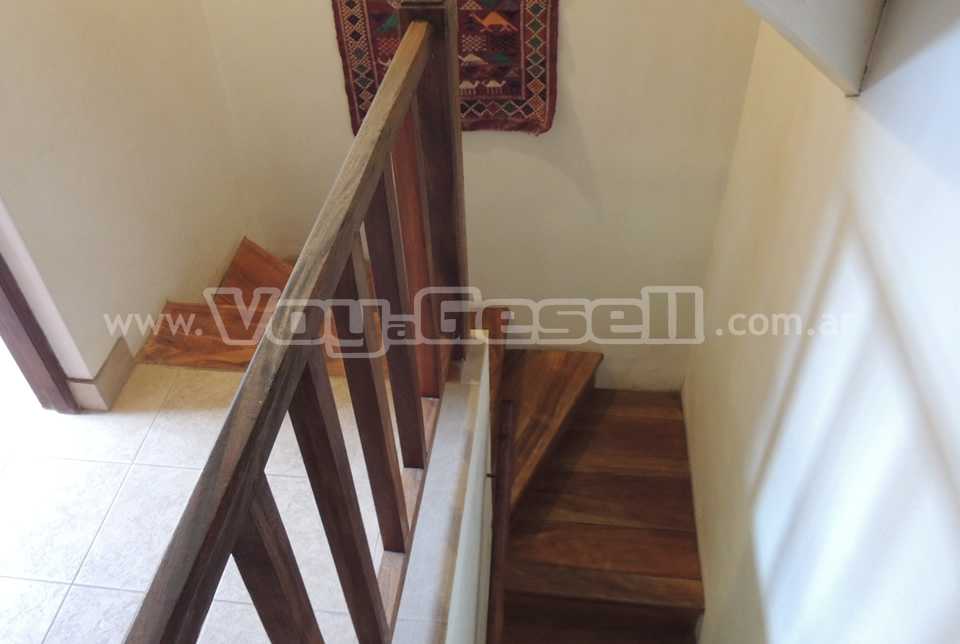 Alquilo Chalet Novoa en Villa Gesell zona Centro a 400 Mts de la Playa