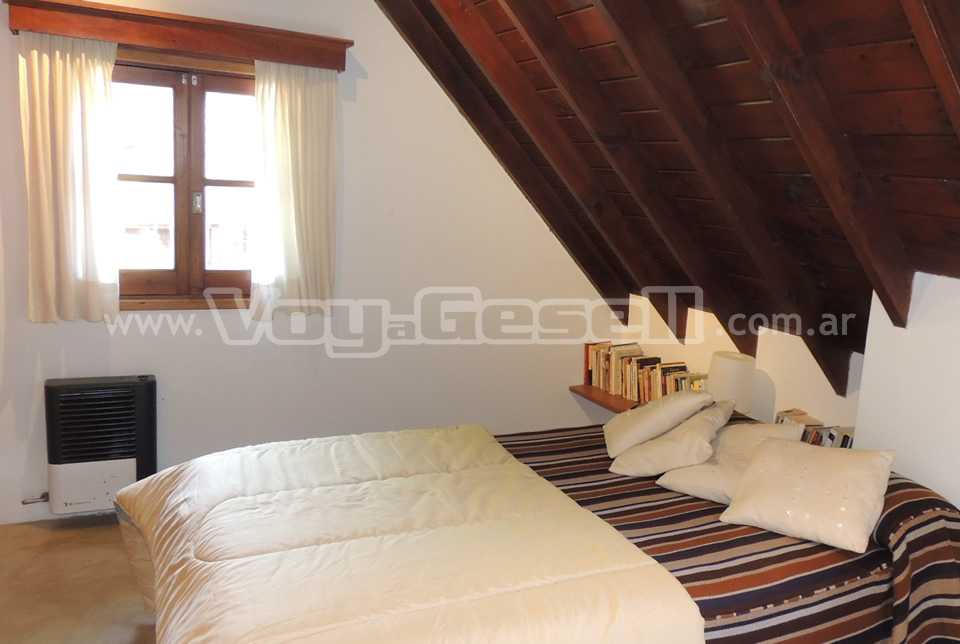 Alquilo Chalet Novoa en Villa Gesell zona Centro a 400 Mts de la Playa