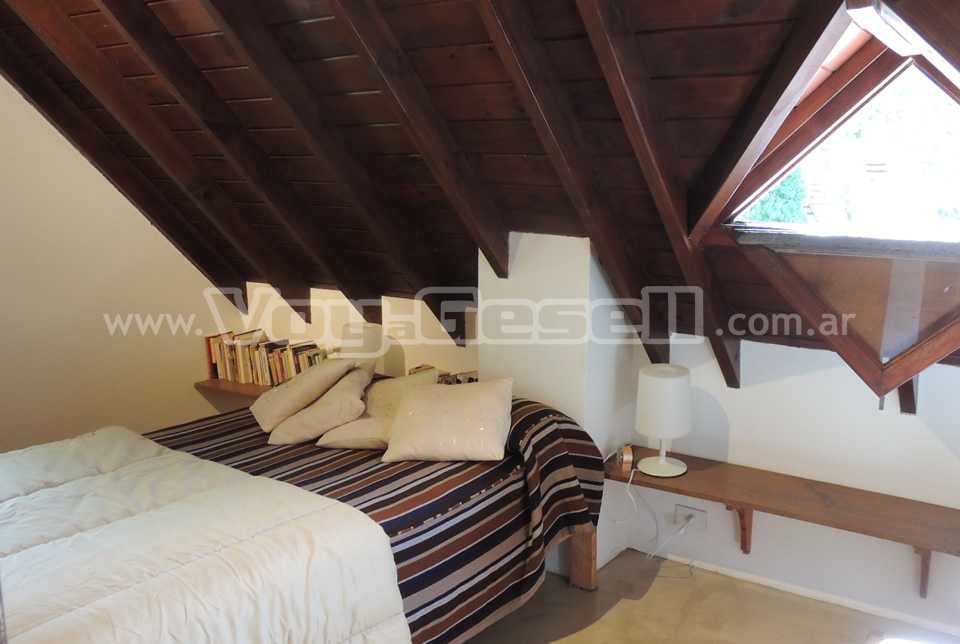 Alquilo Chalet Novoa en Villa Gesell zona Centro a 400 Mts de la Playa