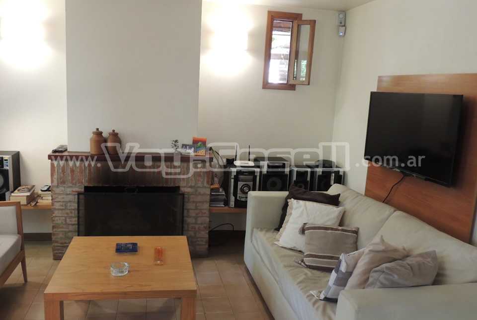 Alquilo Chalet Novoa en Villa Gesell zona Centro a 400 Mts de la Playa 