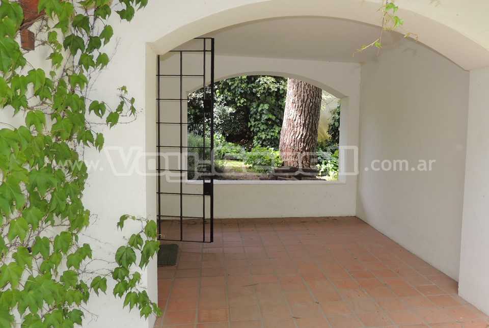 Alquilo Chalet Novoa en Villa Gesell zona Centro a 400 Mts de la Playa 