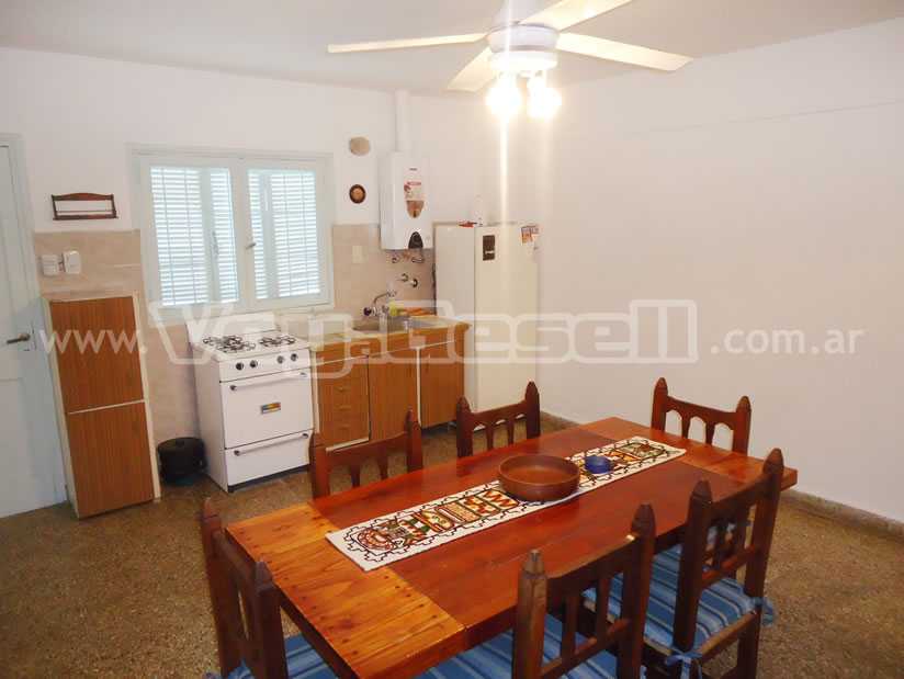 Alquilo Departamento Las Calas en Villa Gesell zona Centro Comercial a 300 Mts de la Playa 