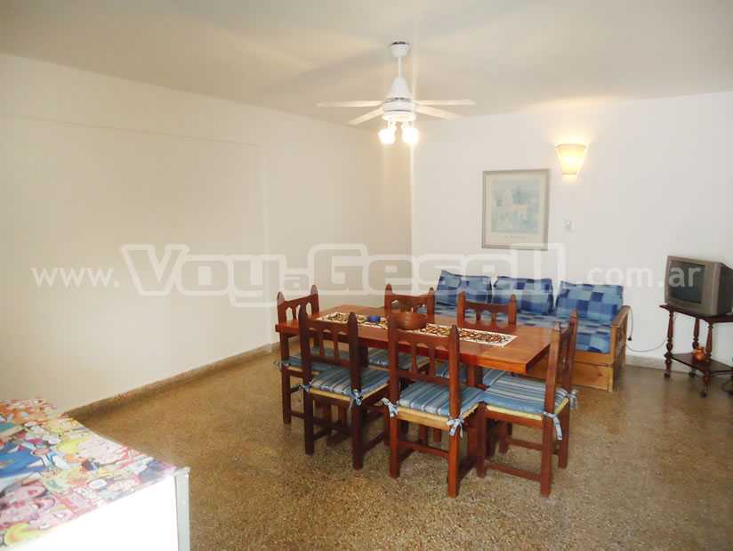 Alquilo Departamento Las Calas en Villa Gesell zona Centro Comercial a 300 Mts de la Playa 