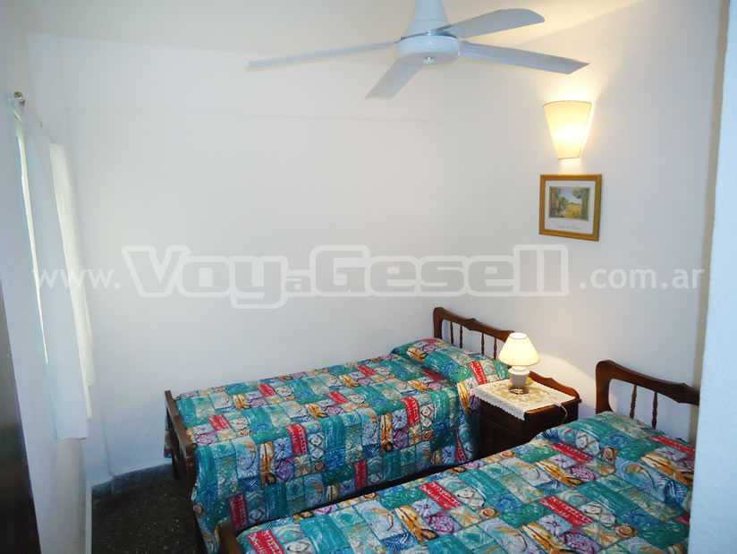 Alquilo Departamento Las Calas en Villa Gesell zona Centro Comercial a 300 Mts de la Playa 