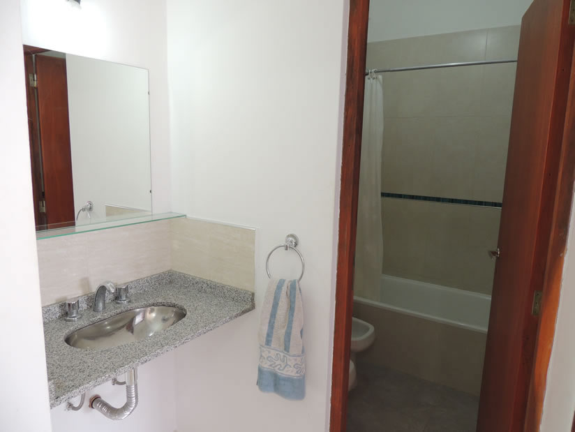 Alquilo Departamento Porfirio en Villa Gesell zona Centro a 1300 Mts de la Playa 