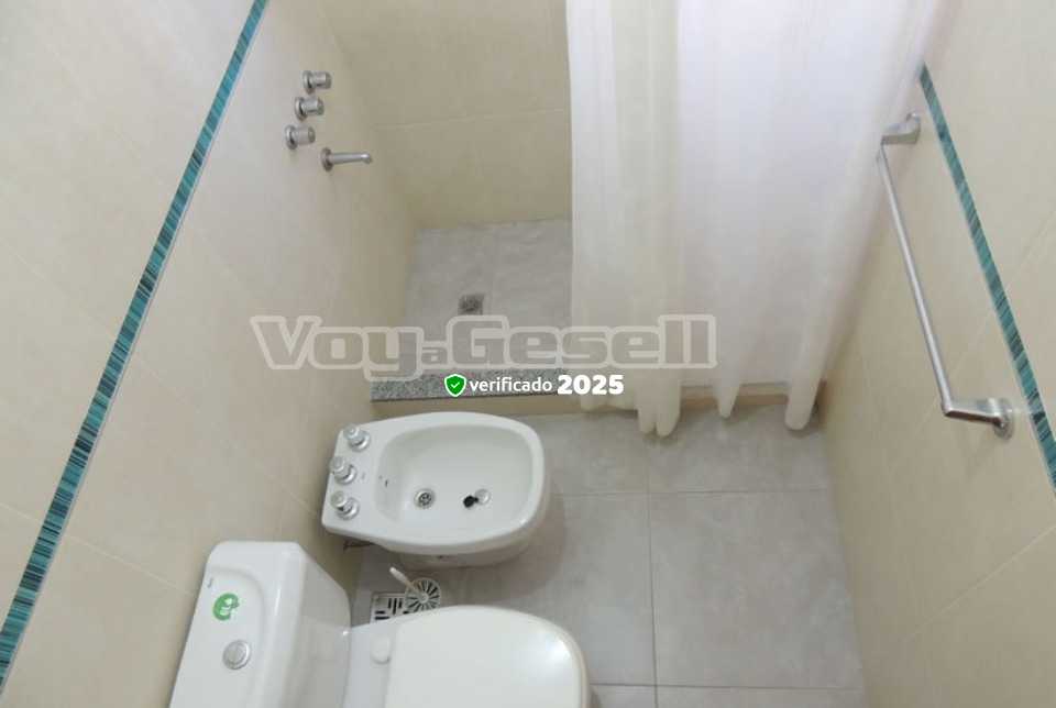 Alquilo Departamento Porfirio en Villa Gesell zona Centro a 1300 Mts de la Playa