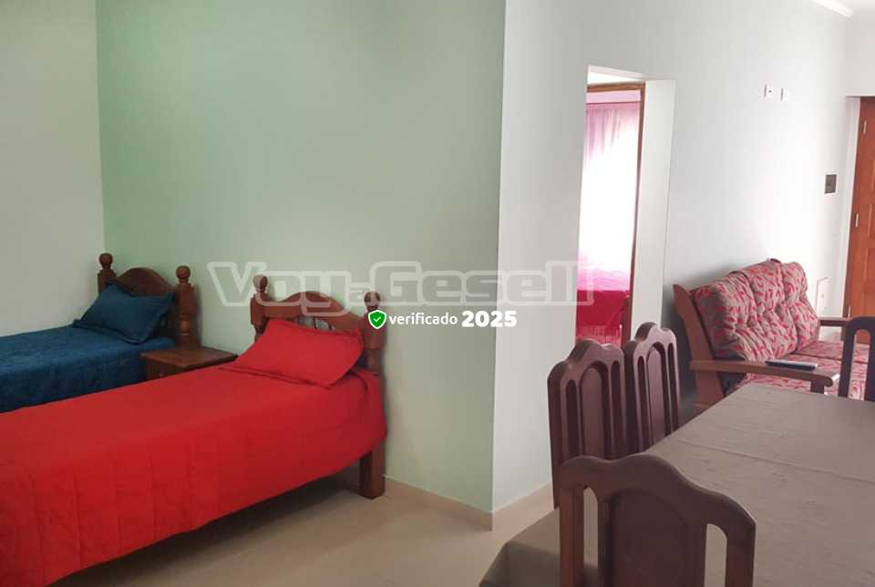 Alquilo Departamento Porfirio en Villa Gesell zona Centro a 1300 Mts de la Playa 