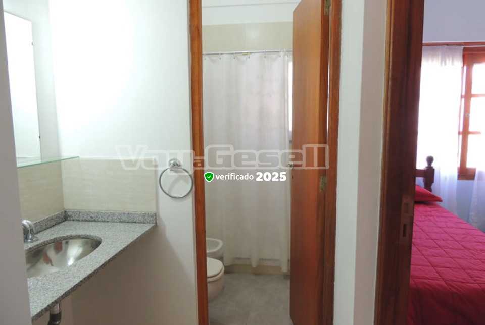 Alquilo Departamento Porfirio en Villa Gesell zona Centro a 1300 Mts de la Playa