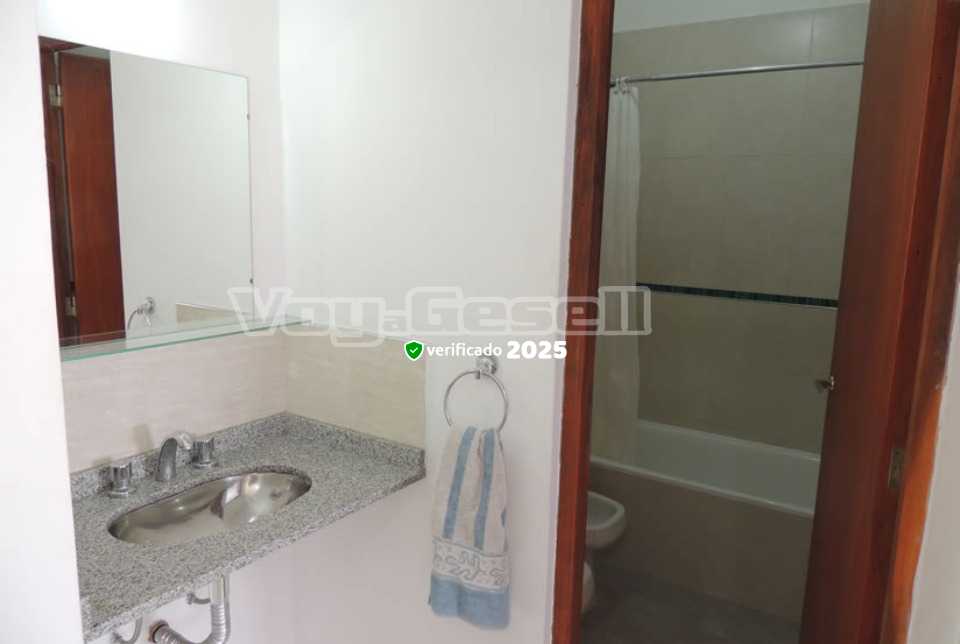 Alquilo Departamento Porfirio en Villa Gesell zona Centro a 1300 Mts de la Playa 